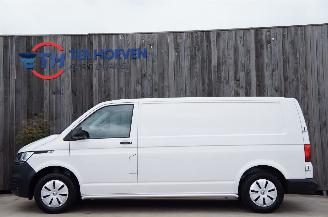 Schadeauto Volkswagen Transporter T6 2.0 TDi Lang Automaat Airco Navi Cruise Apple Carplay 110KW Euro 6 2023/6