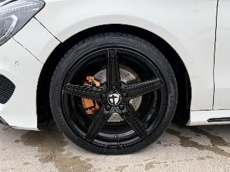 Mercedes Cla-klasse 180 Shooting Brake AMG-Line Panorama Unfall picture 42