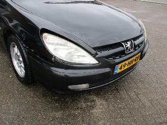 Peugeot 607 2.2-16V picture 10