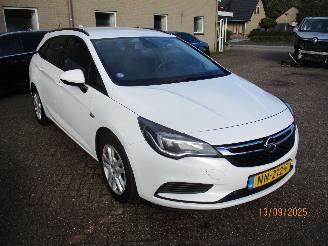 Schadeauto Opel Astra SPORTS TOURER 1.0 Online Ed REST BPM 500 EURO !!!! 2017/3