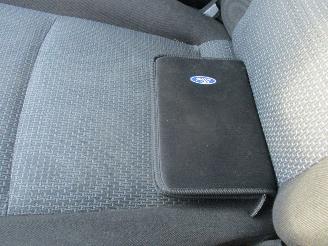 Ford Mondeo 2.0-16V Trend Wagon picture 24