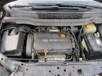 Opel Zafira 1.8 Essentis 6P PANO picture 26