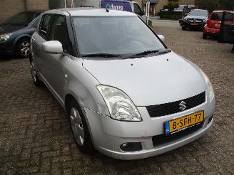 uszkodzony samochody osobowe Suzuki Swift 1.3 GLS Airco 2005/7