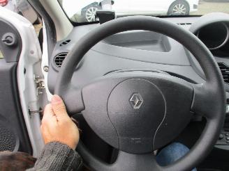 Renault Twingo 1.2-16V Authentique NAP picture 20