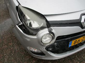 Renault Twingo 1.2-16v Authentique LPG picture 10