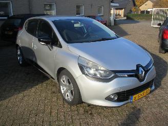 Avarii autoturisme Renault Clio 0.9 TCe Expression 5drs 2013/10