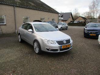 Schadeauto Volkswagen Passat 2.0 TFSI Highline Aut 2006/9