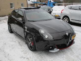 krockskadad bil auto Alfa Romeo Giulietta 1.4 T Multi Air Super Aut NAP REST BPM 900 EURO !!!! 2018/8