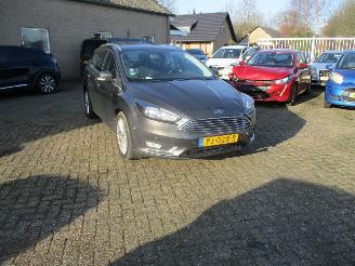 Voiture accidenté Ford Focus 1.5 Titanium Wagon REST BPM 1150 EURO !!!! 2017/7