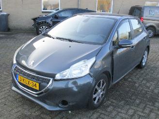 Peugeot 208 1.2 VTi Envy 5drs picture 3