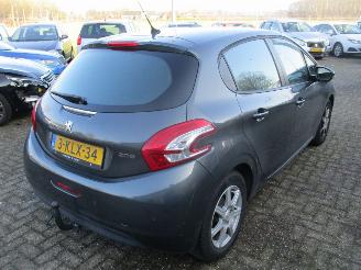 Peugeot 208 1.2 VTi Envy 5drs picture 7