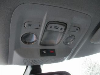 Peugeot 2008 1.5 BlueHD BL ALL picture 27