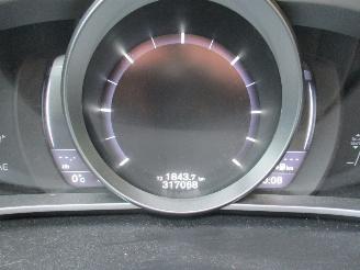 Volvo V-40 2.0 D4 R-Design Business picture 18