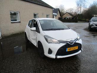 skadebil auto Toyota Yaris 1.0 VVT-i Now 2016/1