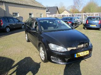 damaged passenger cars Volkswagen Golf 1.6 TDI Business Edition R 2015/6