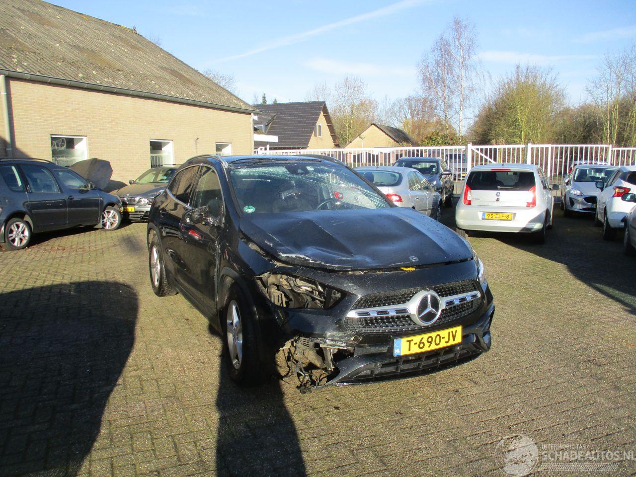 Mercedes GLA 250 4MATIC AMG Line