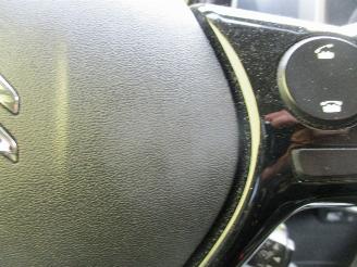 Citroën C1 1.2 PureTech Airscape Shine picture 21