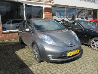 damaged passenger cars Nissan Leaf Tekna 30 kWh 2017/5