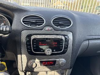 Ford Focus 2.0 Titanium picture 16