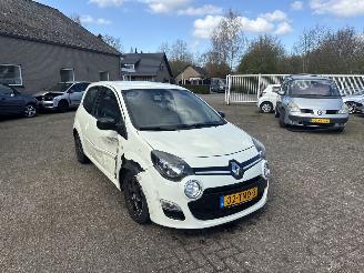 Schadeauto Renault Twingo 1.2 16V Dynamique 2012/3