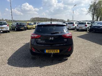 Hyundai I-30 1.6 GDI i-Motion Pl. REST BPM €500,-!!! picture 6