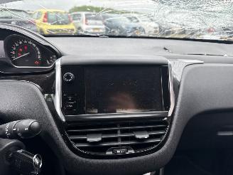 Peugeot 208 1.6 VTi Allure REST BPM €800,-!!! picture 23
