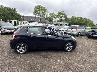 Peugeot 208 1.6 VTi Allure REST BPM €800,-!!! picture 8