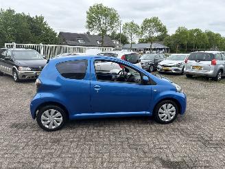 Toyota Aygo DYNAMIC BLUE picture 10