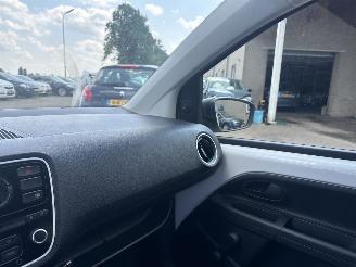 Volkswagen Up! 1.0 move up! BlueMotion picture 22