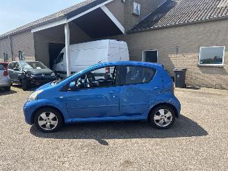 Toyota Aygo 1.0-12V Dynamic Blue picture 4