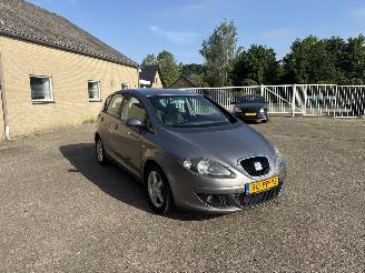 Coche accidentado Seat Altea 2.0 FSI Stylance 2004/10