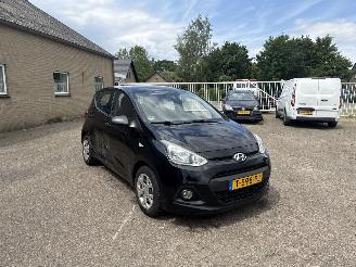 damaged passenger cars Hyundai I-10 T-598-PJ 2014/5
