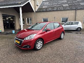 Peugeot 208 1.2 PureT. Blue Lion REST BPM €370,-!!! picture 5