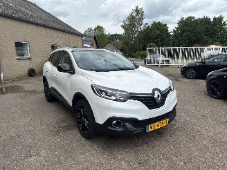 Vaurioauto  passenger cars Renault Kadjar 1.2 TCe Extase AUT REST BPM €1100,-!!! 2016/12