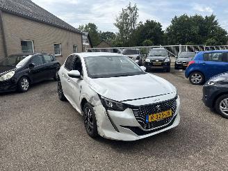 krockskadad bil auto Peugeot e-208 EV Allure 50 kWh 2021/4