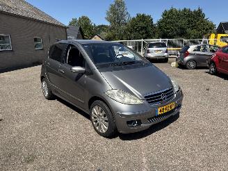 uszkodzony samochody osobowe Mercedes A-klasse 150 Avantgarde 2005/10