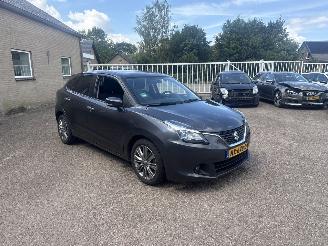 Voiture accidenté Suzuki Baleno 1.0 B.jet High Executive AUT REST BPM €600,-!!! 2017/5