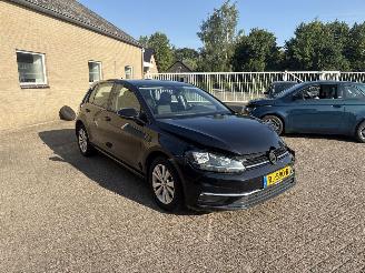 Unfallwagen Volkswagen Golf 1.0 TSI Comfortline AUT 2017/5