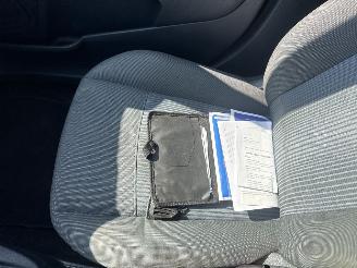 Ford Fiesta 1.25 Ghia REST BPM €150,-!!! picture 17
