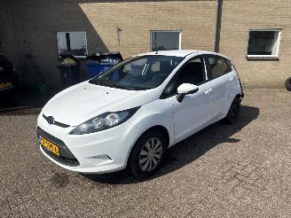 Ford Fiesta 1.25 Ghia REST BPM €150,-!!! picture 3