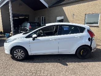 Ford Fiesta 1.25 Ghia REST BPM €150,-!!! picture 4