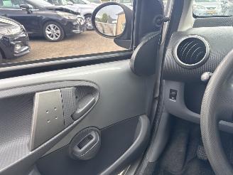 Peugeot 107 1.0-12V Sublime AIRCO picture 19