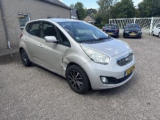 krockskadad bil auto Kia Venga 1.4 CVVT X-ecutive 2011/1