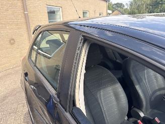 Toyota Yaris 1.3 VVTi Sol Sport picture 16
