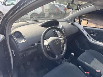 Toyota Yaris 1.3 VVTi Sol Sport picture 17