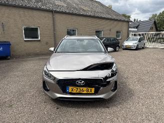 Hyundai I-30 1.0 T-GDI i-Drive REST BPM €1000,-!!! picture 2