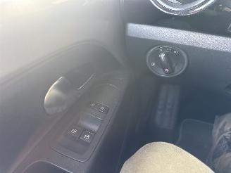 Volkswagen Up! 1.0 Move up! Bluemotion AUT REST BPM €200,-!!! picture 36