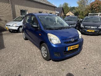 damaged passenger cars Daihatsu Cuore 1.0 Trend AUTOMAAT 2009/7