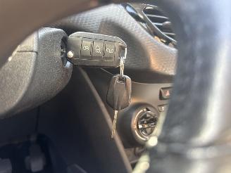 Peugeot 2008 1.2 PureTech Active REST BPM €300,-!!! picture 22