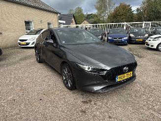 Auto incidentate Mazda 3 2.0 e-SA-G Luxury M Hybrid 122  REST BPM €700,-!!! 2023/1